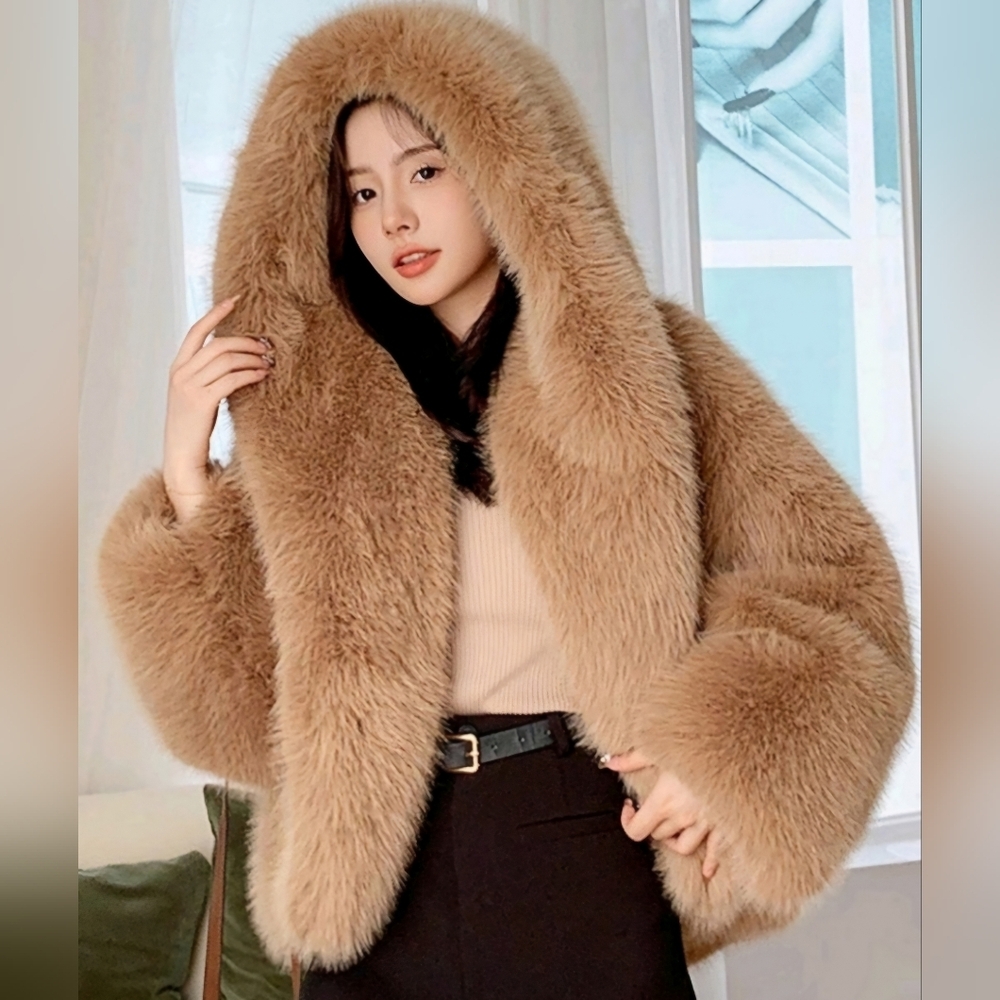 Laseti Luxurious Tan Faux Fur Coat (L) - Picture 1 of 8